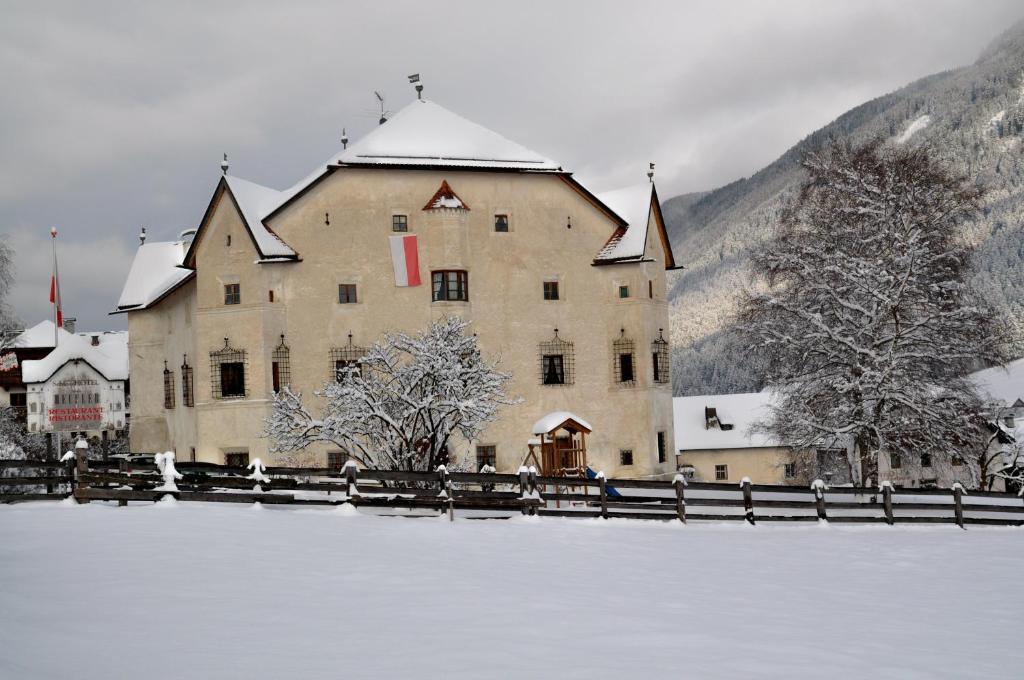 Ansitz Heufler Hotel Rasun di Sopra Kültér fotó